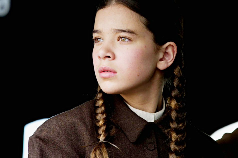 Hailee Steinfeld stars as Mattie Ross in Paramount Pictures' True Grit (2010)