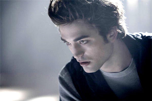 Robert Pattinson stars as Edward Cullen in Summit Entertainment's Twilight (2008)