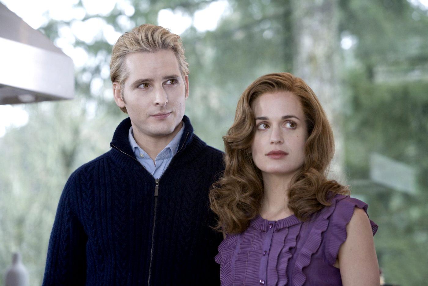 Peter Facinelli stars as Dr. Carlisle Cullen and Elizabeth Reaser stars as Esme Cullen in Summit Entertainment's Twilight (2008)