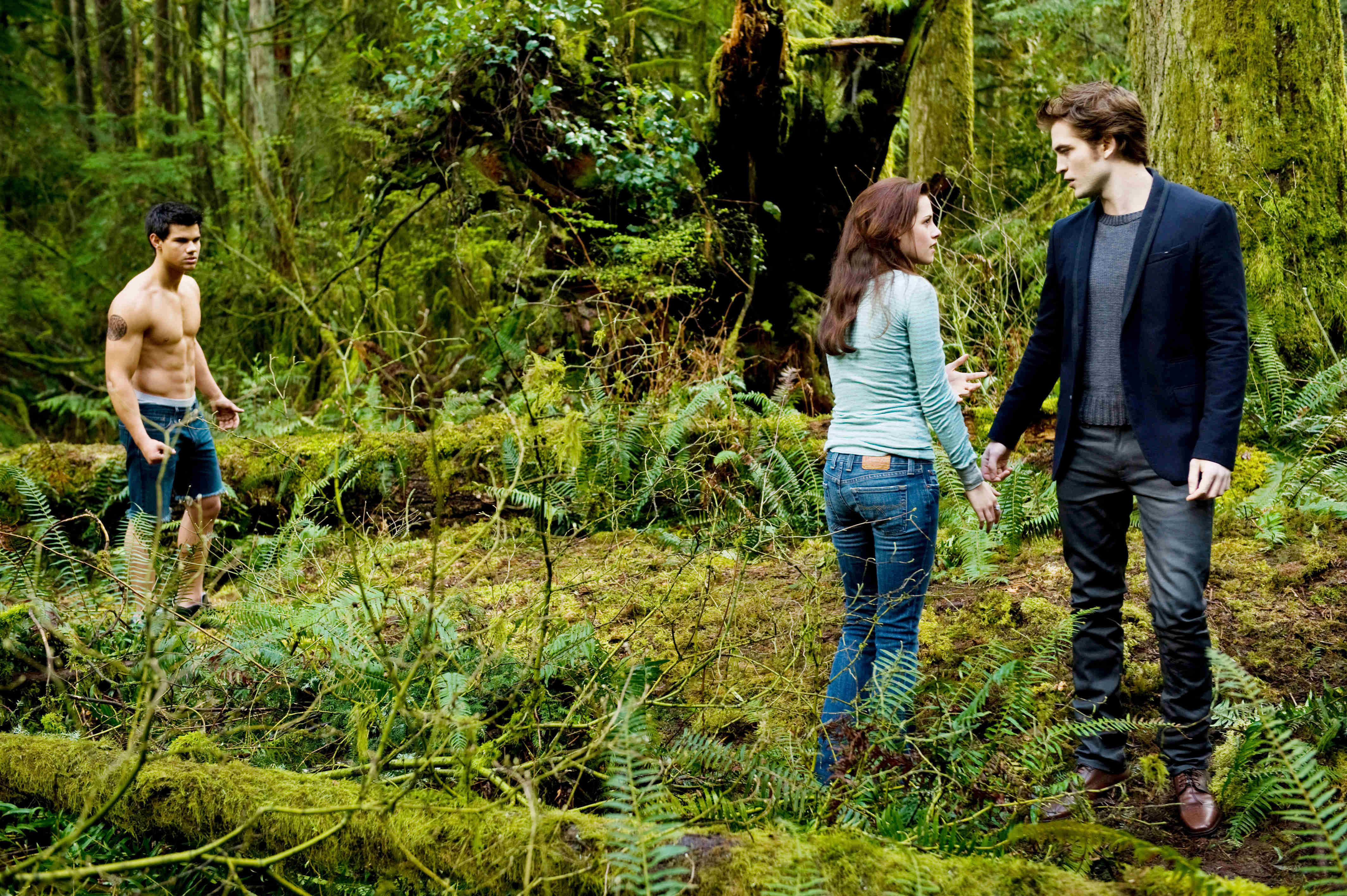 Taylor Lautner, Kristen Stewart and Robert Pattinson in Summit Entertainment's The Twilight Saga's New Moon (2009)