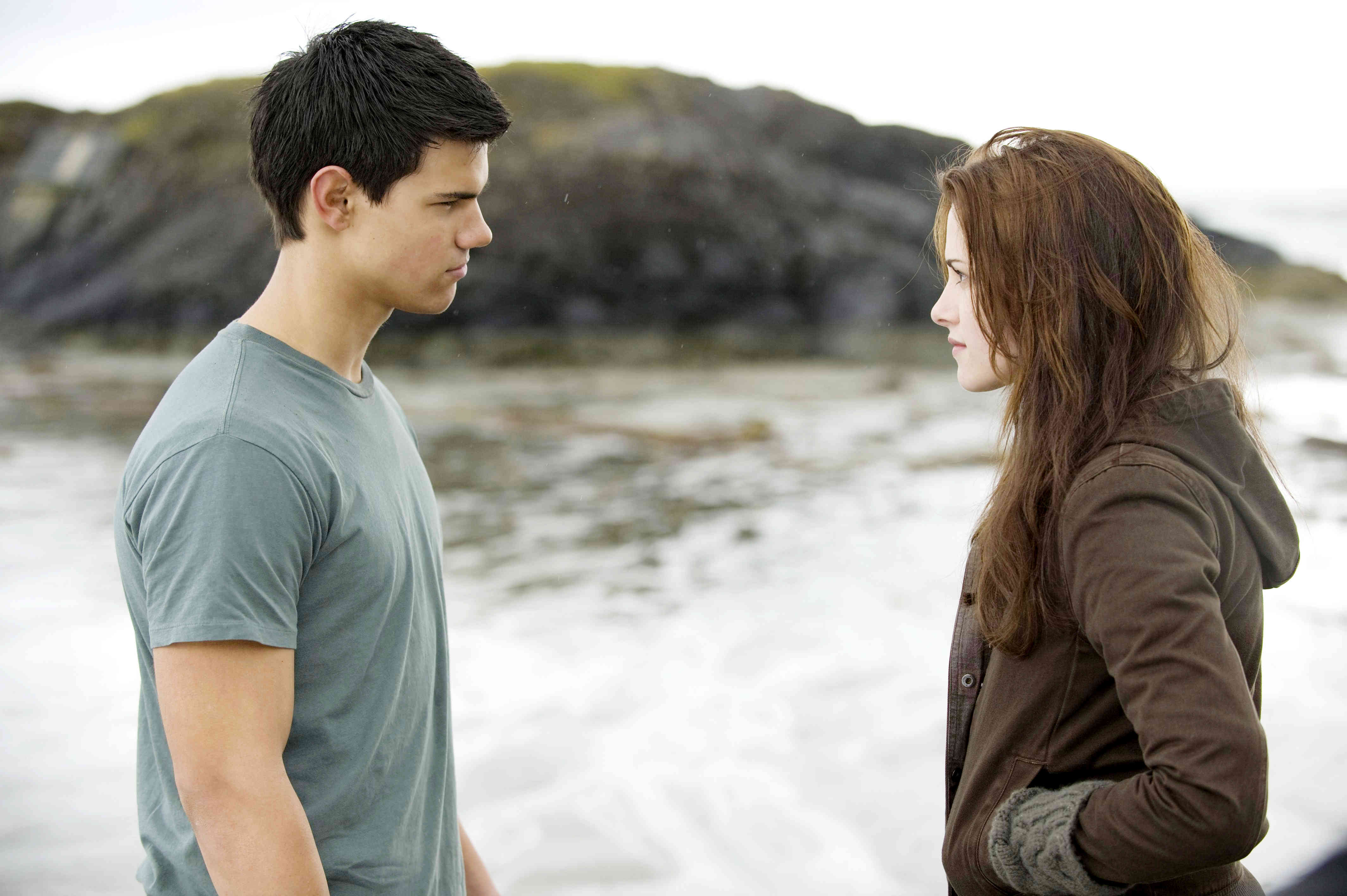 Taylor Lautner stars as Jacob Black and Kristen Stewart stars as Bella Swan in Summit Entertainment's The Twilight Saga's New Moon (2009)