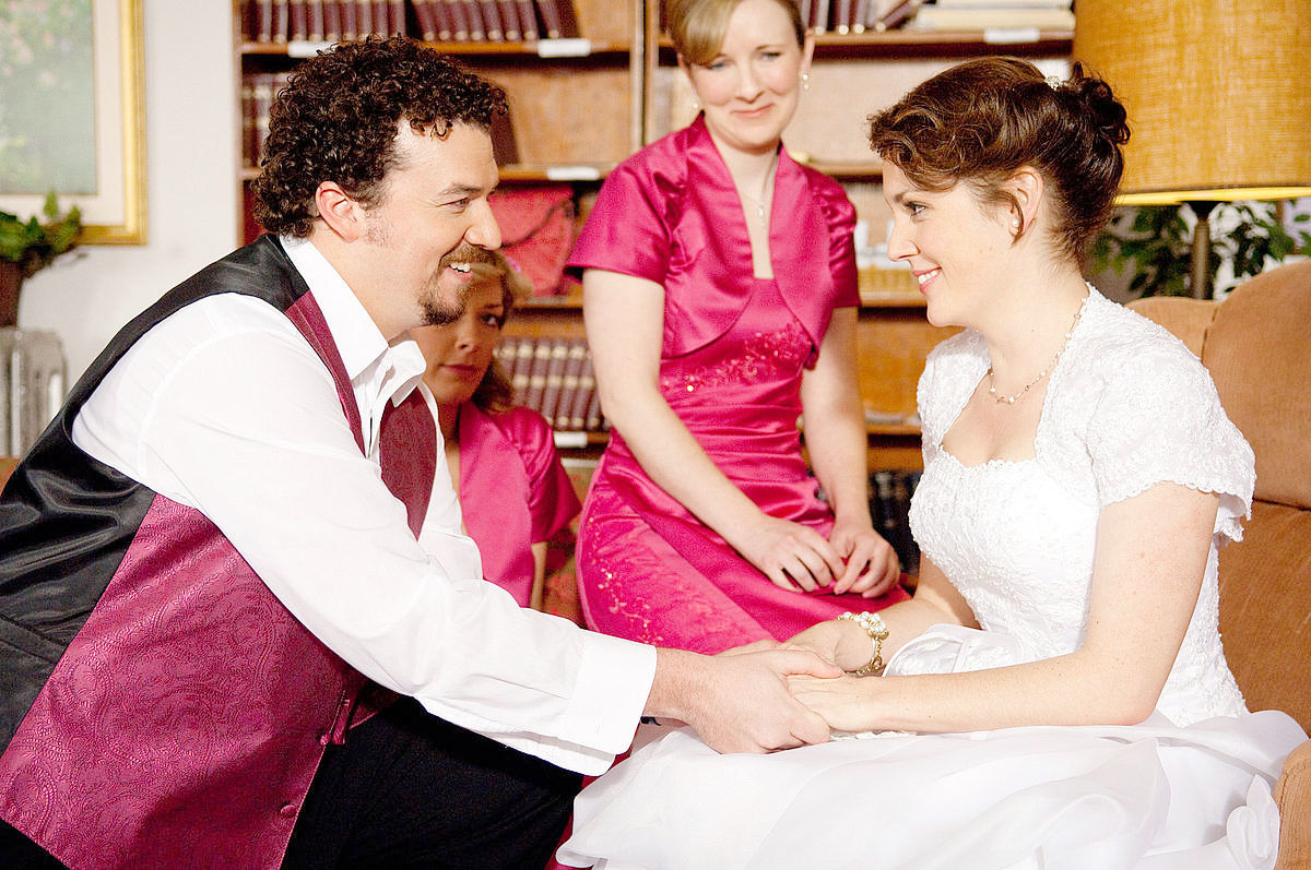 Danny McBride stars as Jim and Melanie Lynskey stars as Julie Bingham in Paramount Pictures' Up in the Air (2009). Photo credit by Dale Robinette.