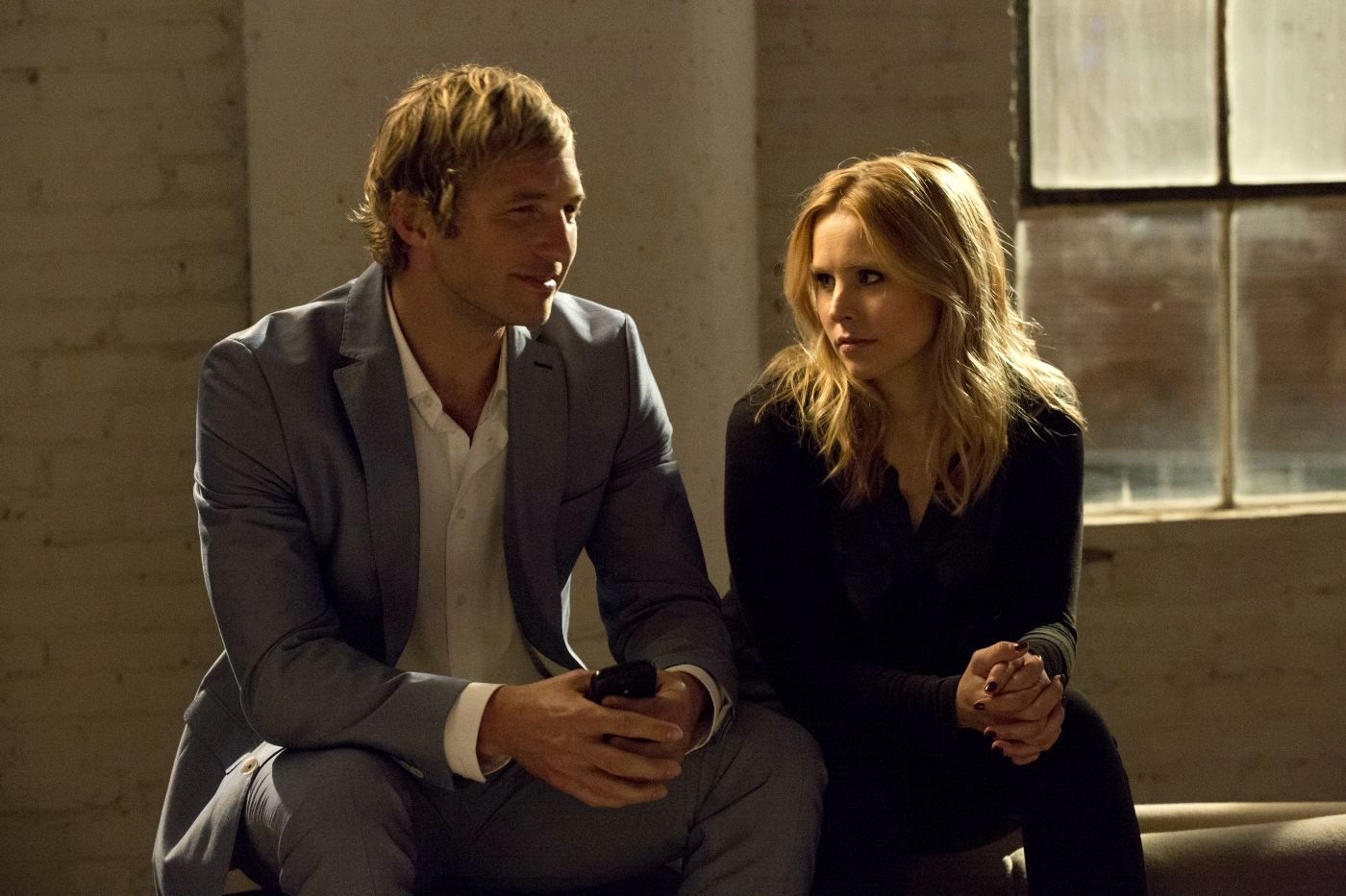 Ryan Hansen stars as Dick Casablancas and Kristen Bell stars as Veronica Mars in Warner Bros. Pictures' Veronica Mars (2014)