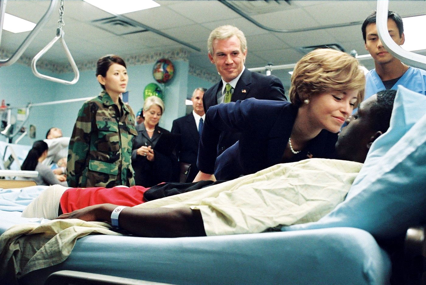 Josh Brolin stars as George W. Bush and Elizabeth Banks stars as Laura Bush in Lionsgate Films' W (2008)