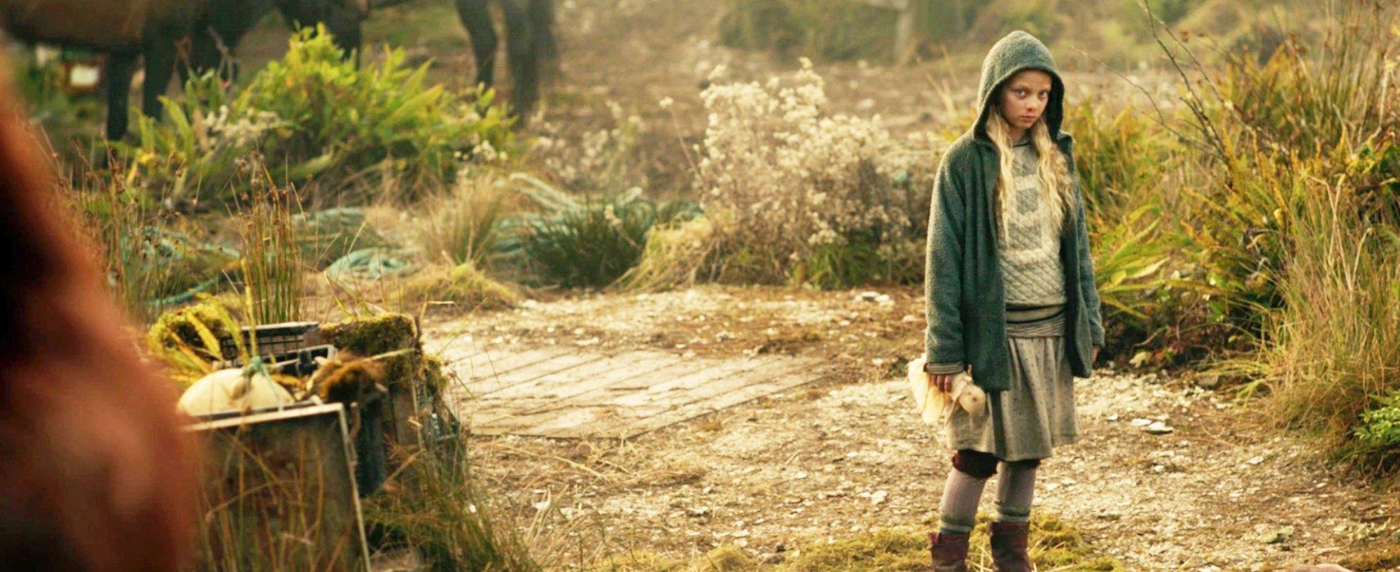 Amiah Miller stars as Nova in 20th Century Fox's War for the Planet of the Apes (2017)