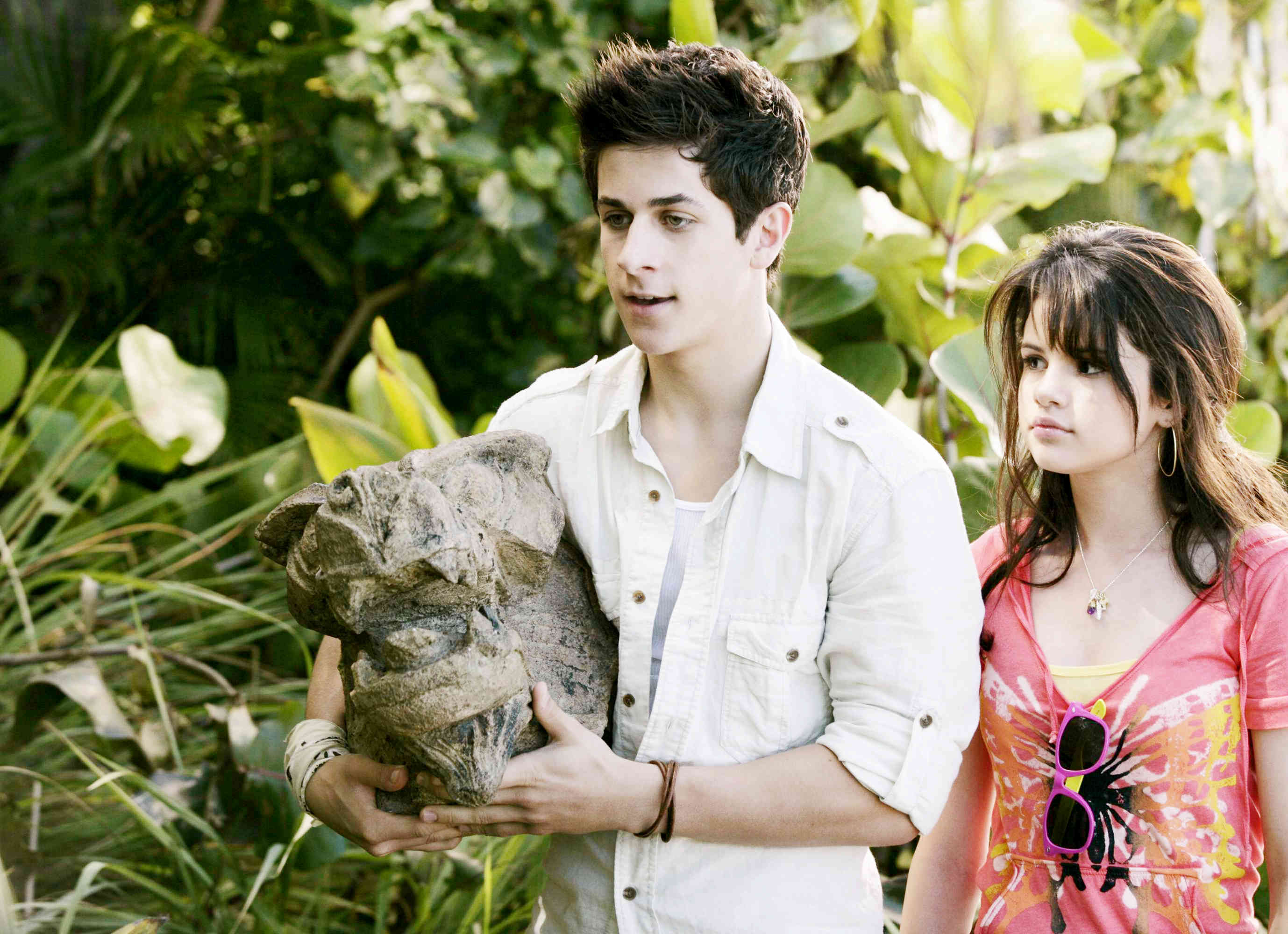 David Henrie stars as Justin Russo and Selena Gomez stars as Alex Russo in Disney Channel's Wizards of Waverly Place: The Movie (2009)