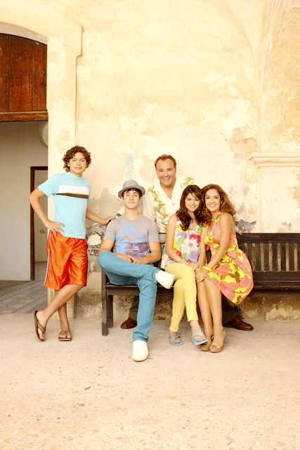 Jake T. Austin, David Henrie, David DeLuise, Selena Gomez and Maria Canals Barrera in Disney Channel's Wizards of Waverly Place: The Movie (2009)