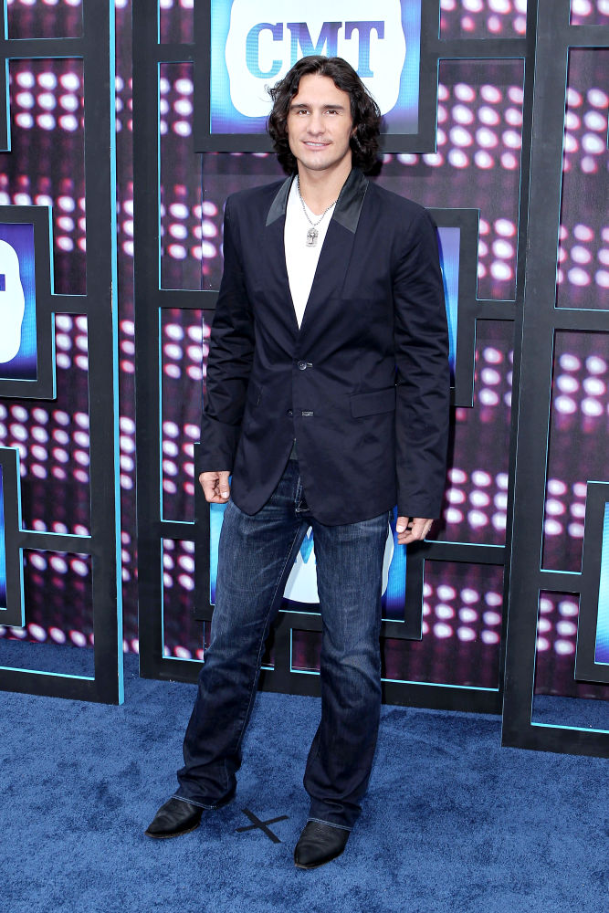 Joe Nichols;<br>2010 CMT Music Awards Blue Carpet Arrivals