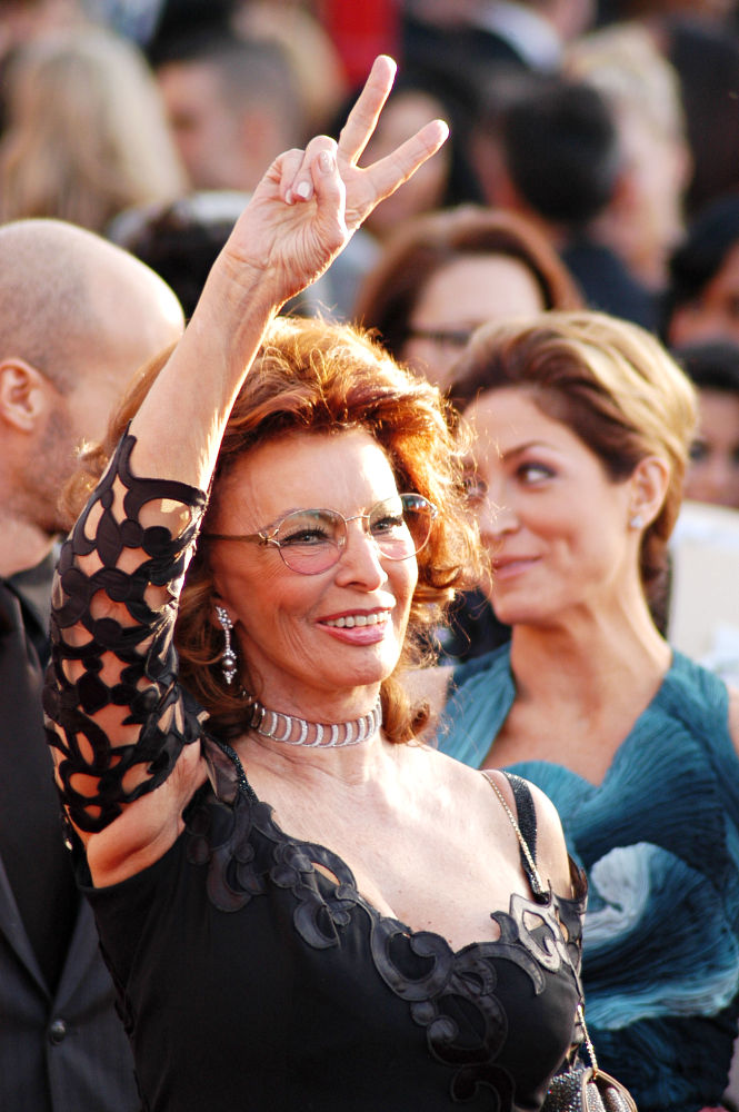 Sophia Loren;<br>16th Annual Screen Actors Guild Awards - Arrivals