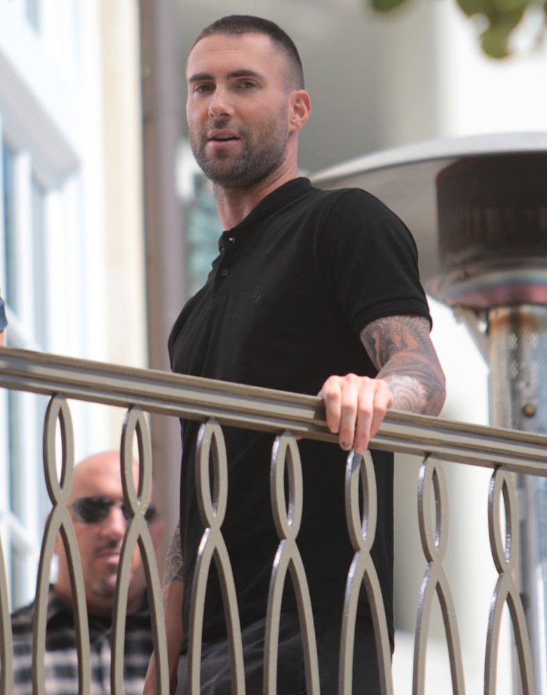 Adam Levine to Appear on The Entertainment News Programme Extra