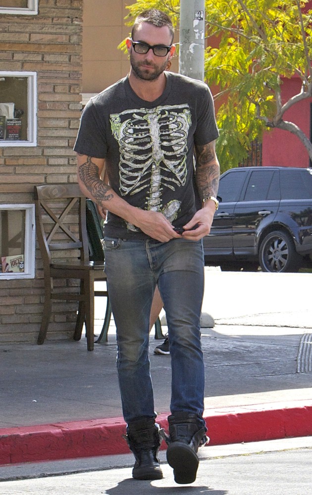 Adam Levine;Maroon 5;<br>Adam Levine Leaves The Mustard Seed Cafe After Having Lunch with A Friend