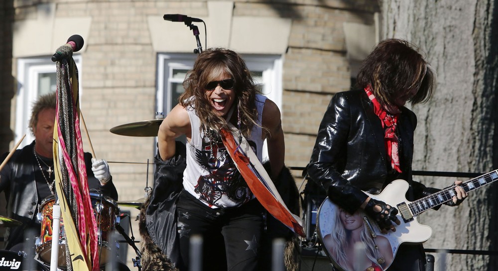 Joey Kramer;Steven Tyler;Joe Perry;Aerosmith;<br>Aerosmith Perform in Front of 1325 Commonwealth Ave, Which Was Their Home in The Early 1970's