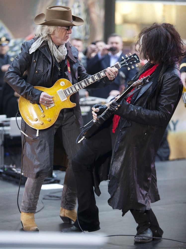 Brad Whitford;Joe Perry;Aerosmith;<br>Aerosmith Performing Live During The Today Show Concert Series