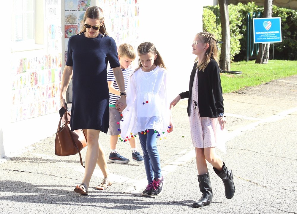 Jennifer Garner Leaves Church with Kids