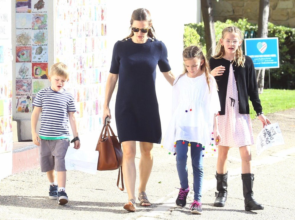 Jennifer Garner Leaves Church with Kids