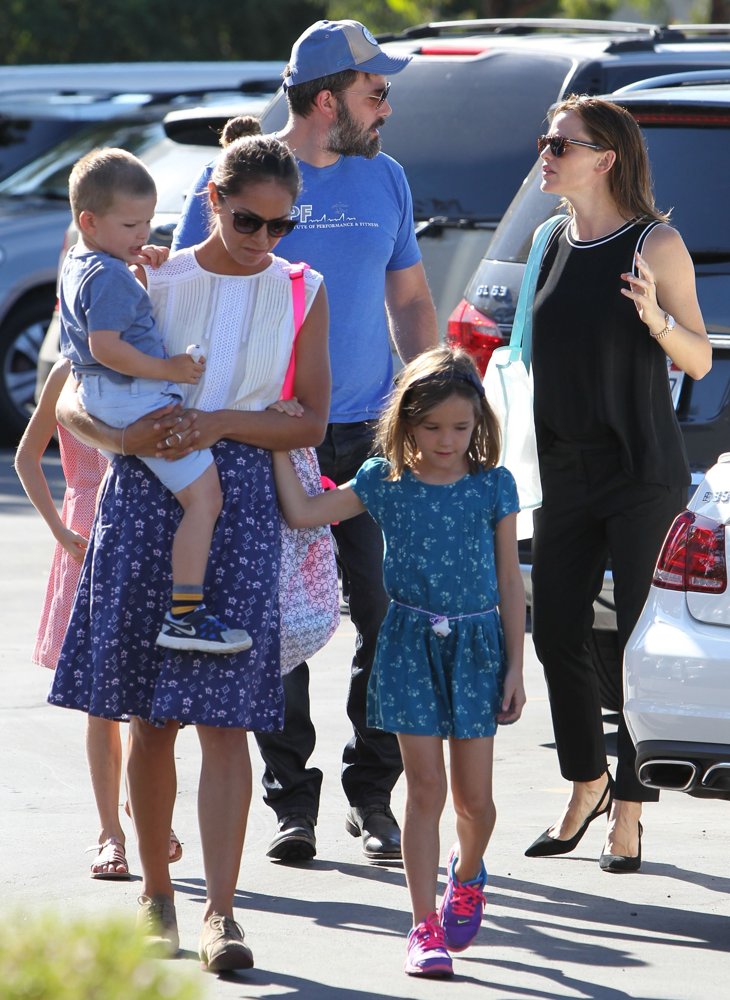 Ben Affleck;Jennifer Garner;<br>Ben Affleck and Jennifer Garner Take Their Children to The Farmers Market