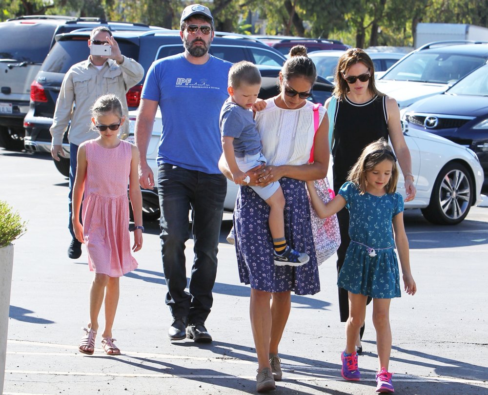 Ben Affleck;Jennifer Garner;<br>Ben Affleck and Jennifer Garner Take Their Children to The Farmers Market