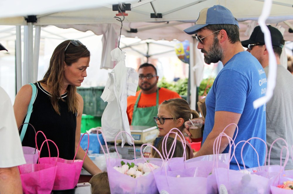 Ben Affleck;Jennifer Garner;<br>Ben Affleck and Jennifer Garner Take Their Children to The Farmers Market