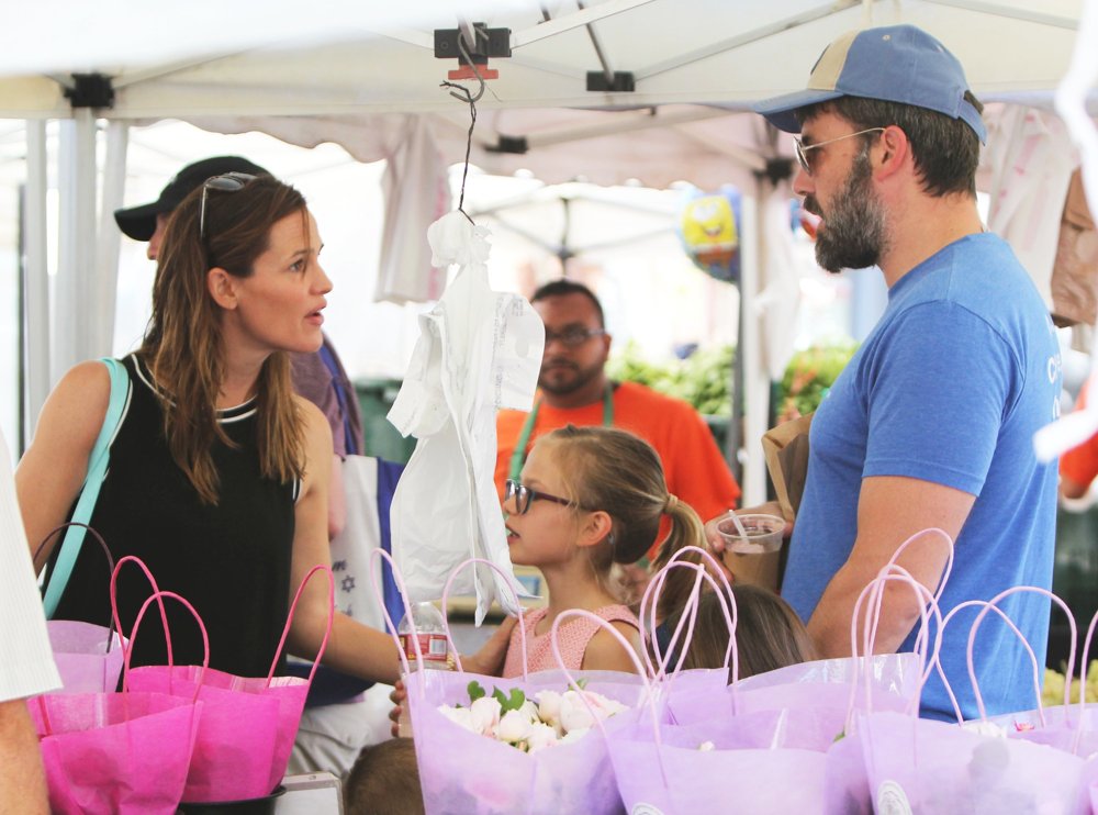Ben Affleck;Jennifer Garner;<br>Ben Affleck and Jennifer Garner Take Their Children to The Farmers Market