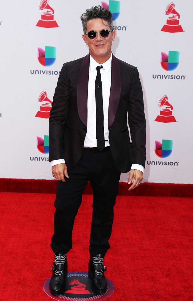 Alejandro Sanz Pictures, Latest News, Videos.