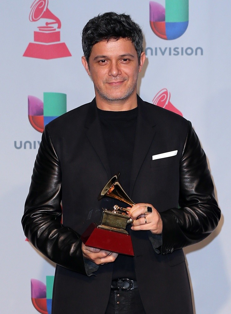 Alejandro Sanz Pictures, Latest News, Videos.