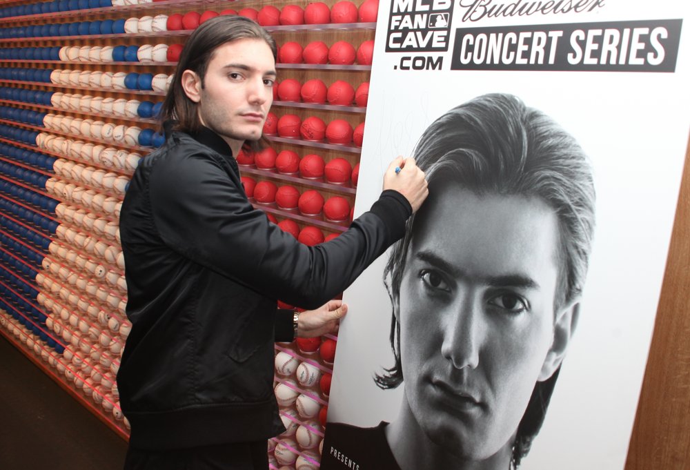 MLB Fan Cave Presents with Budwiser Concert Series