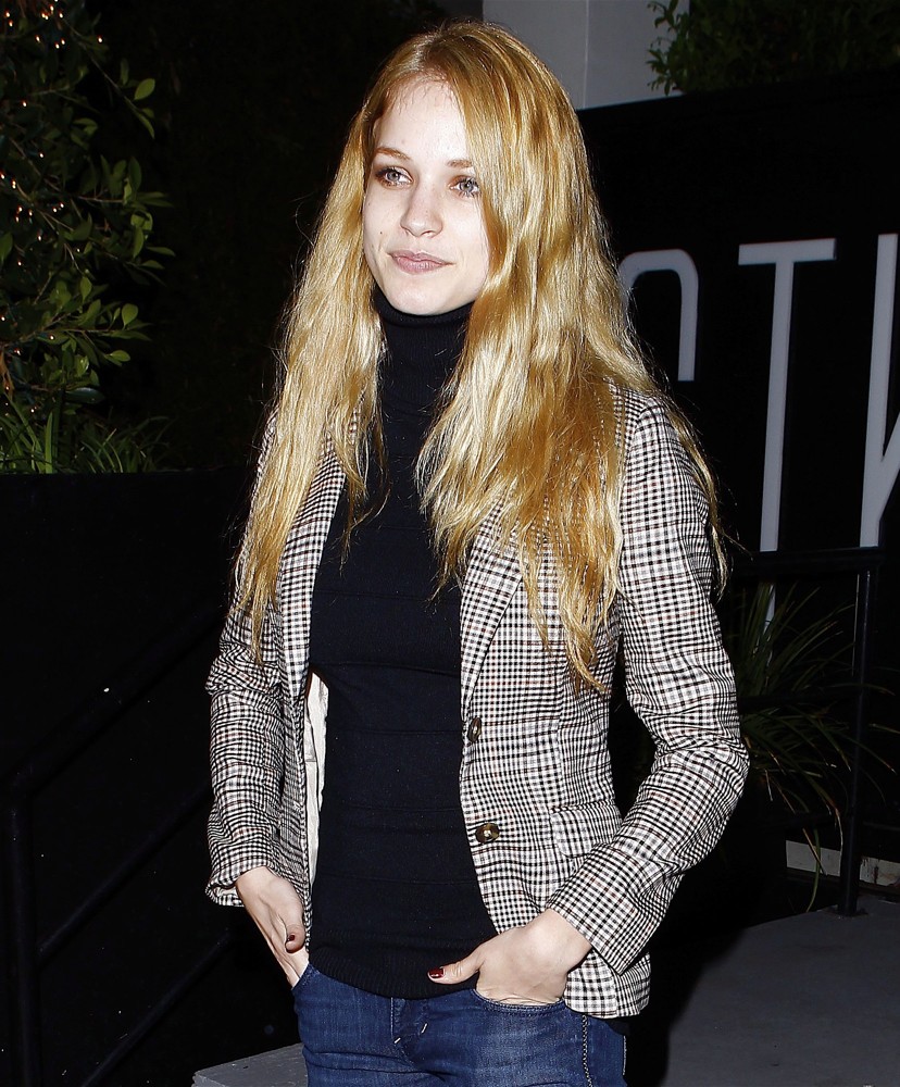 Alexis Knapp;<br>Outside Bagatelle Restaurant