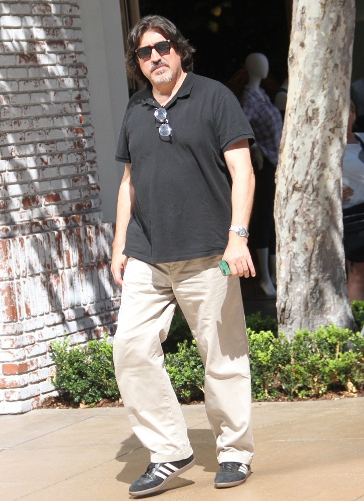 Alfred Molina Goes Shopping in Hollywood