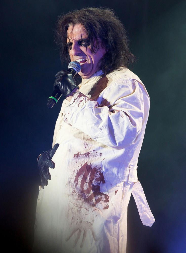 Alice Cooper;<br>Alice Cooper Performing Live