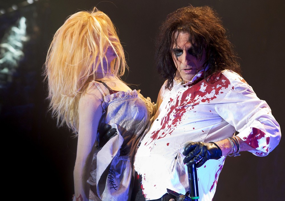 Alice Cooper;<br>Alice Cooper Performing Live