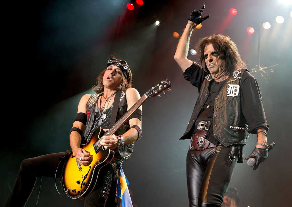 Alice Cooper;<br>Alice Cooper Performing Live