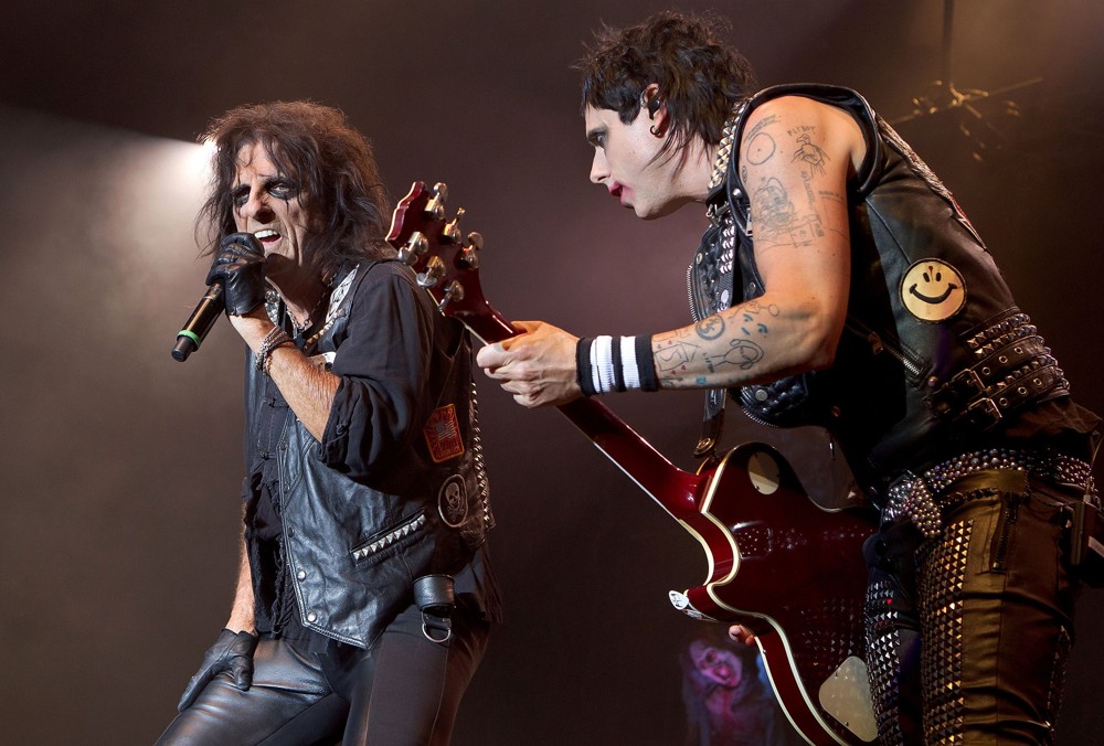 Alice Cooper;<br>Alice Cooper Performing Live