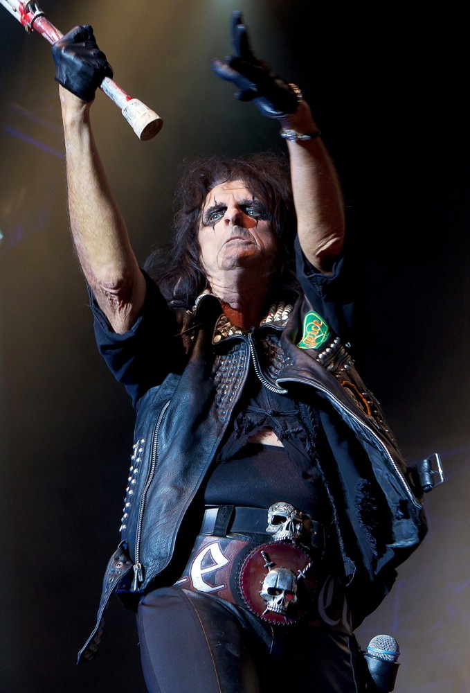 Alice Cooper;<br>Alice Cooper Performing Live