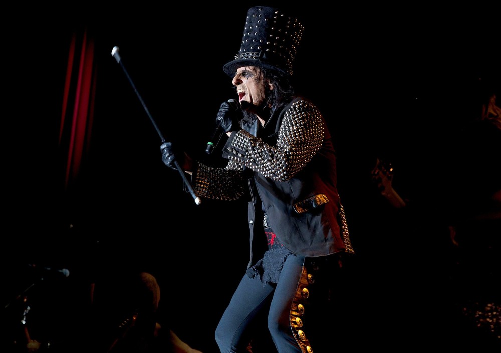 Alice Cooper;<br>Alice Cooper Performing Live