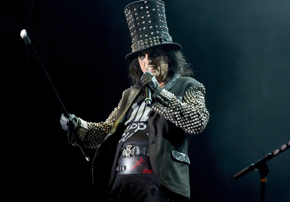 Alice Cooper;<br>Alice Cooper Performing Live