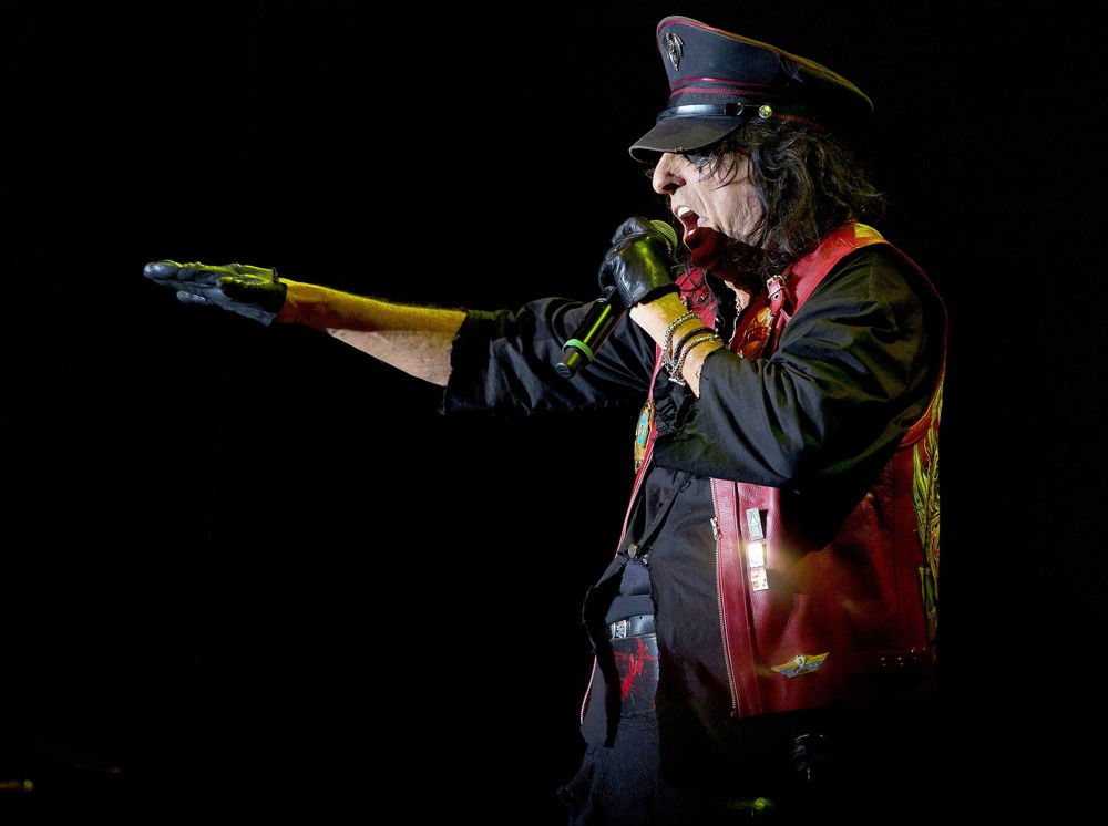 Alice Cooper;<br>Alice Cooper Performing Live