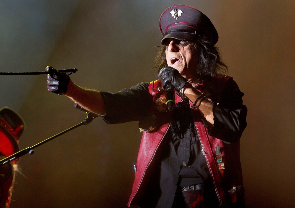 Alice Cooper;<br>Alice Cooper Performing Live