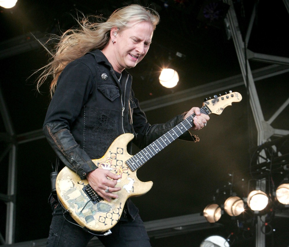 Jerry Cantrell;Alice in Chains;<br>Alice in Chains Performing Live at Sonisphere Festival 2009 - Day Two