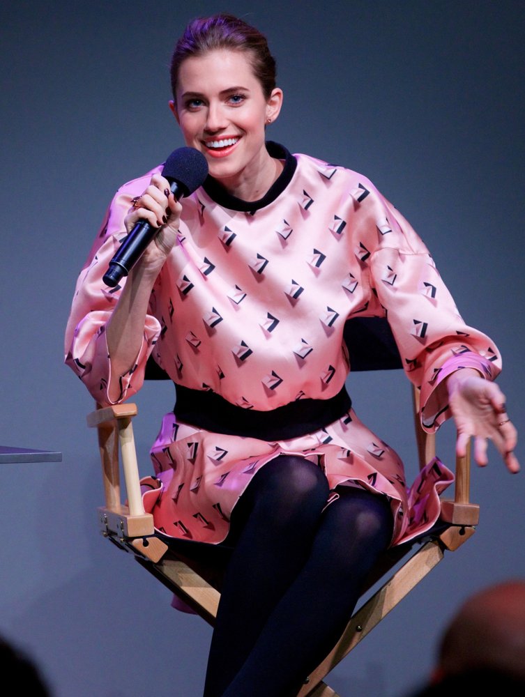 Allison Williams Joins The Apple Store