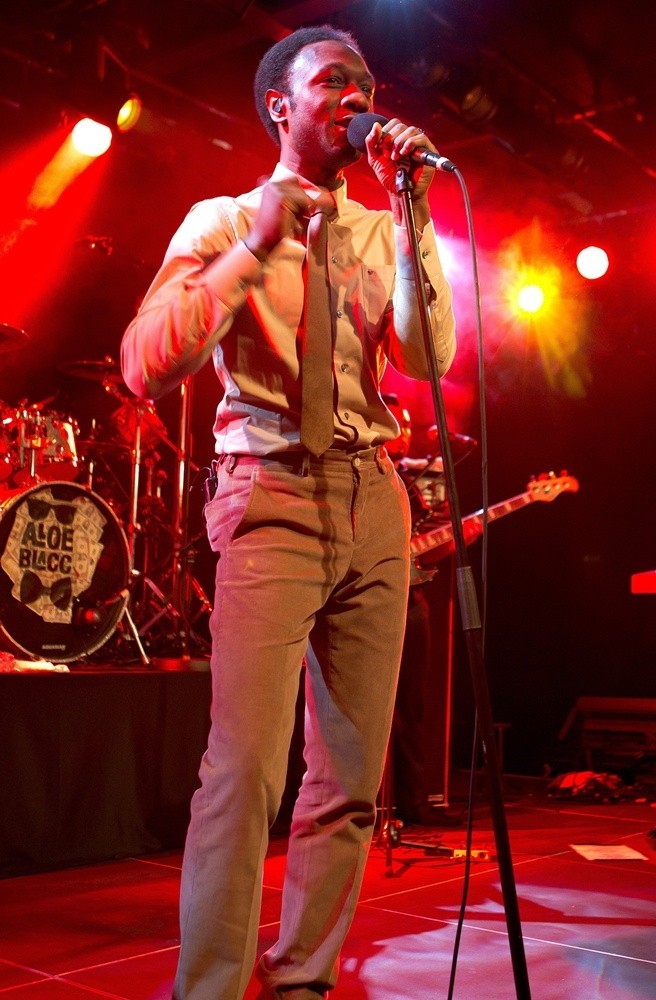 Aloe Blacc Performing
