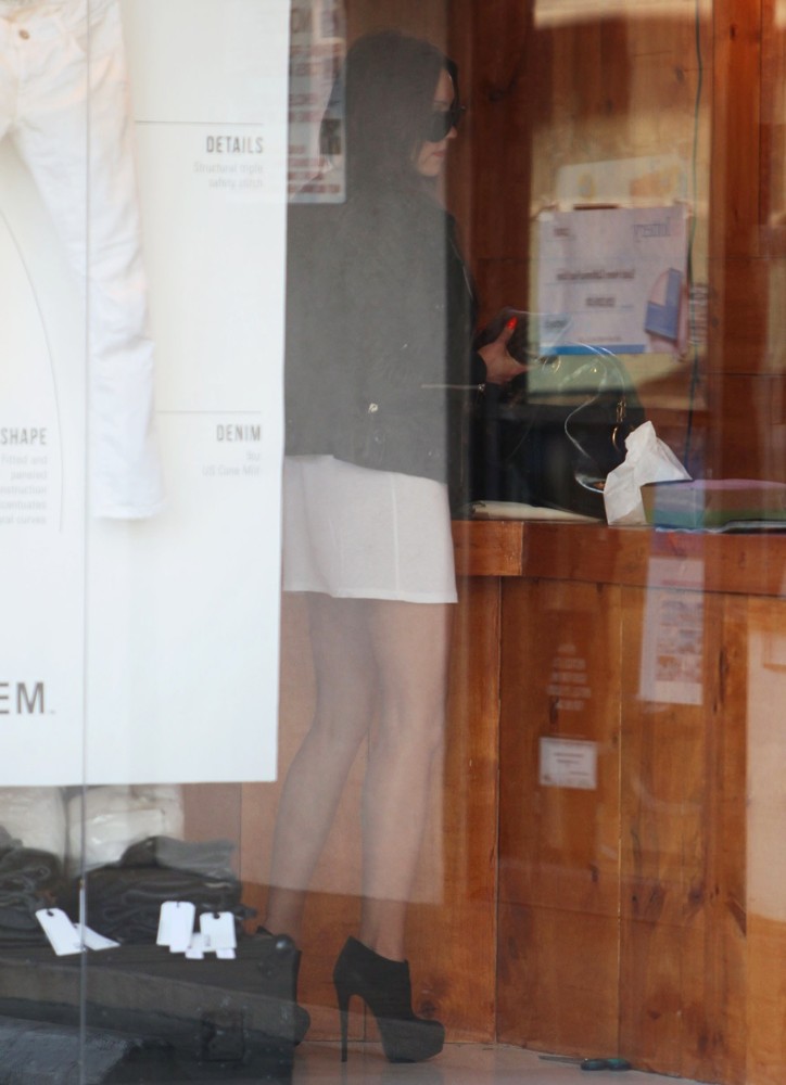 Amanda Bynes;<br>Amanda Bynes Shopping at Kin on Sunset Boulevard