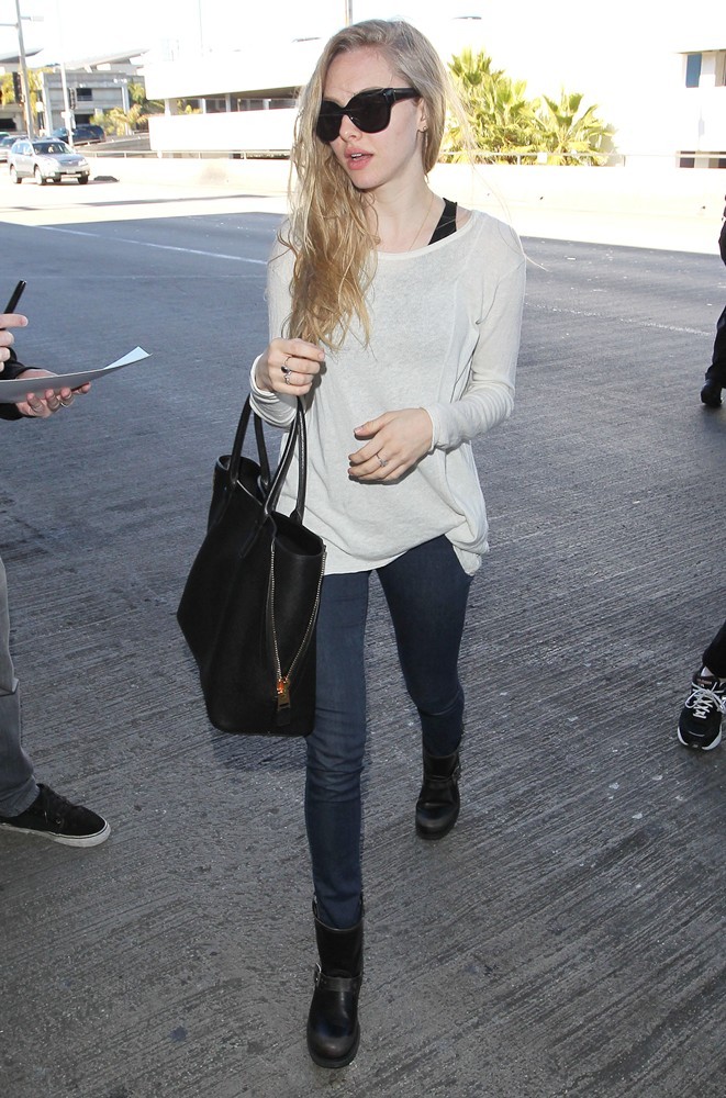 Amanda Seyfried;<br>Amanda Seyfried Arrive at LAX Airport