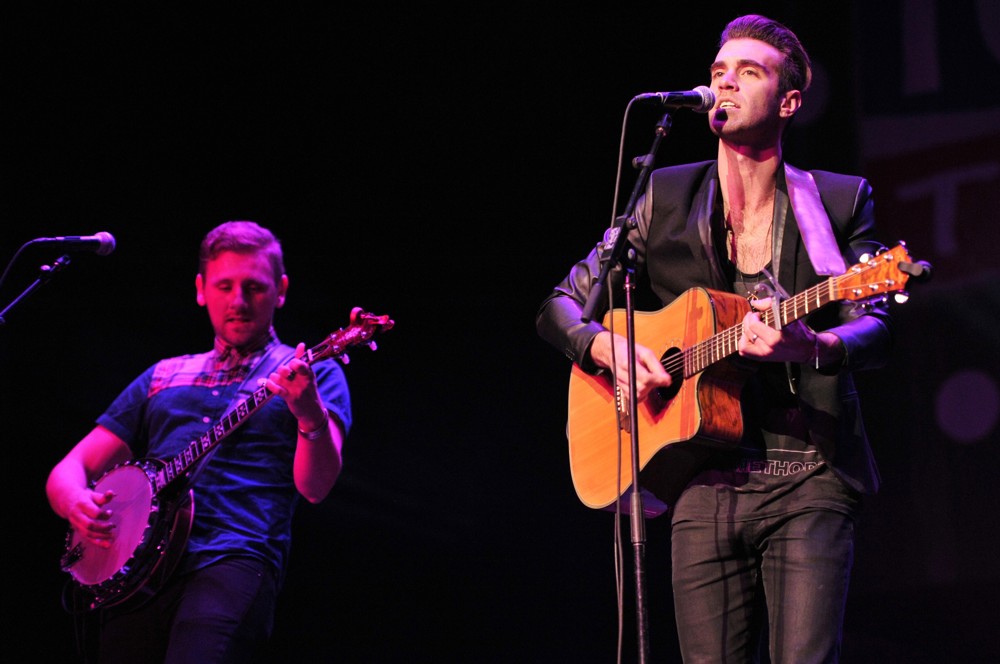 Radio 101.9fm Chicago's Miracle on State Street 2013 Concert