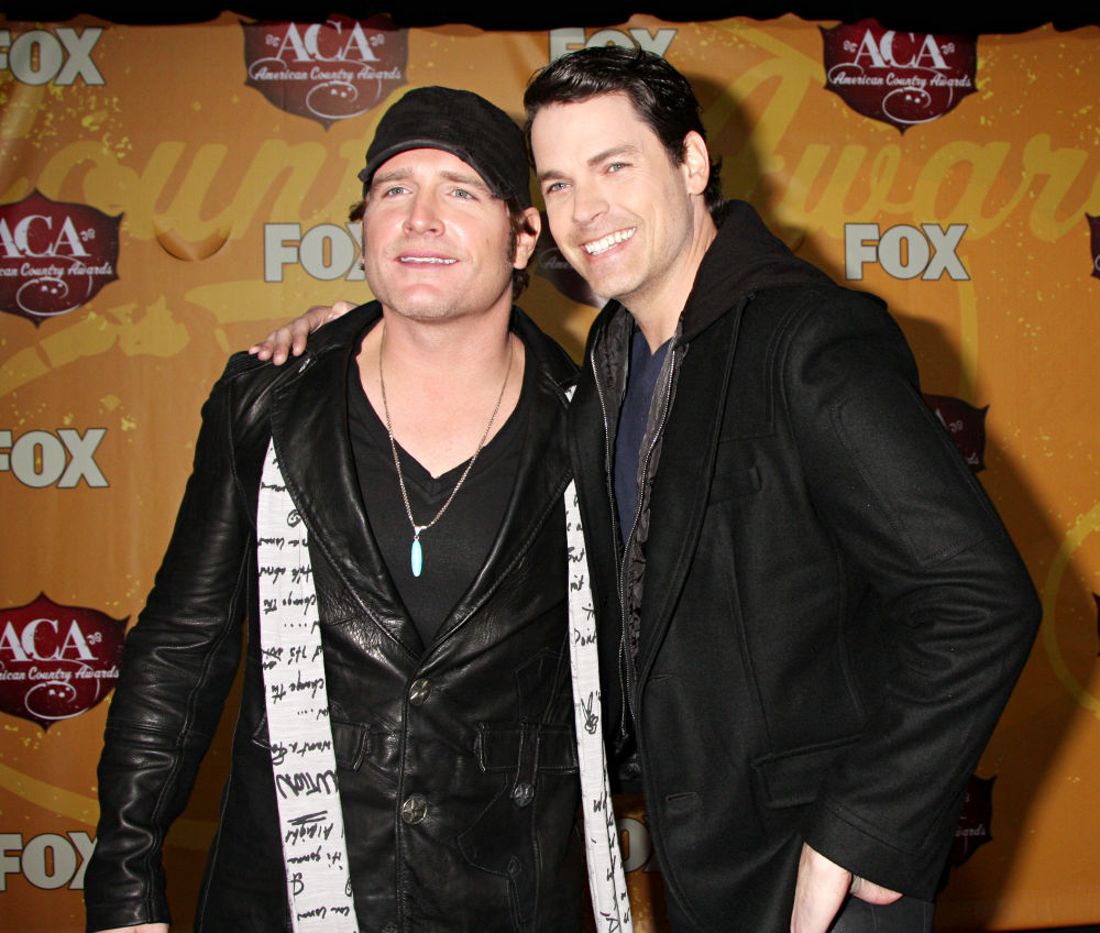 Jerrod Niemann;Jaron Lowenstein;<br>The 2010 American Country Awards - Arrivals