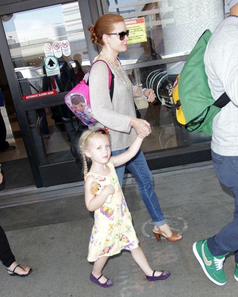Amy Adams and Her Daughter Arrive at LAX