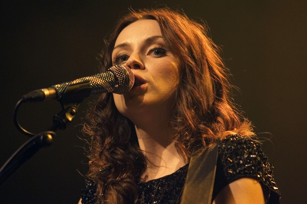 Amy Macdonald;<br>Amy MacDonald Performs Live