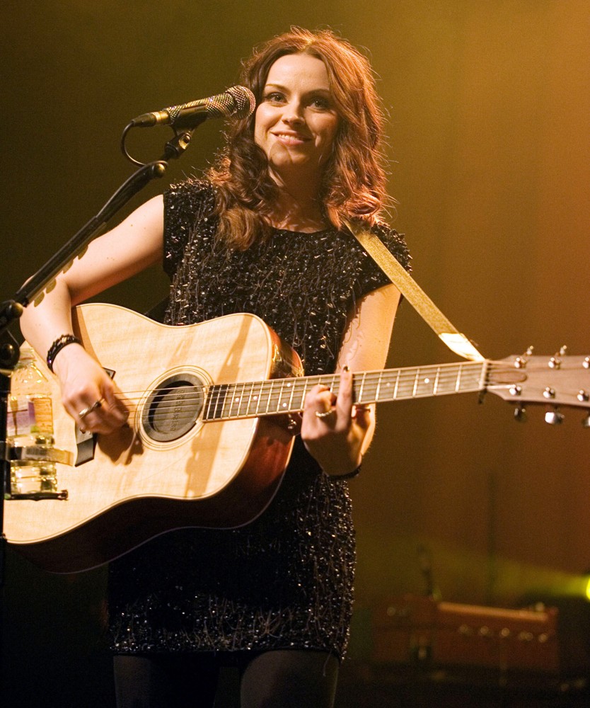 Amy Macdonald;<br>Amy MacDonald Performs Live