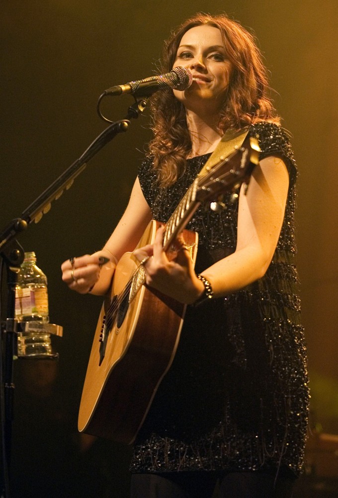 Amy Macdonald;<br>Amy MacDonald Performs Live