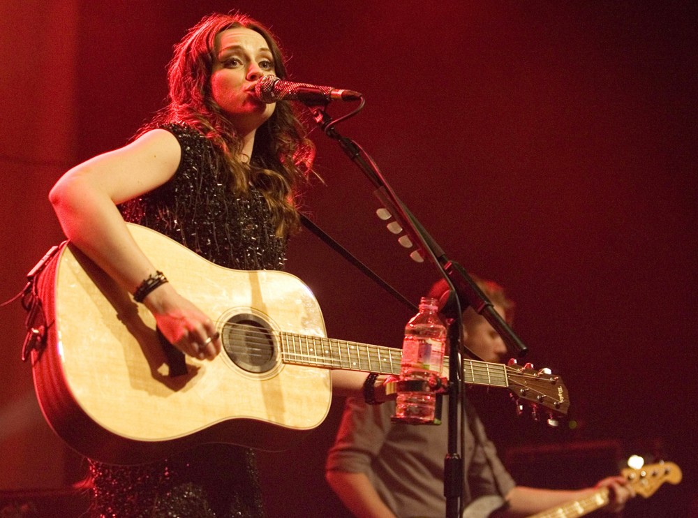 Amy Macdonald;<br>Amy MacDonald Performs Live