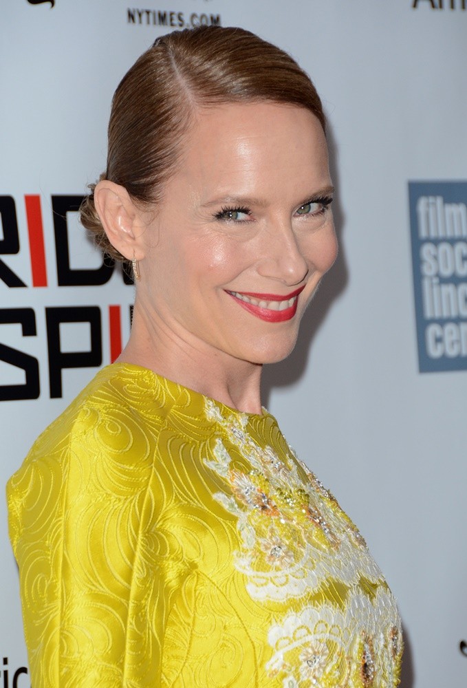 Amy Ryan Pictures with High Quality Photos